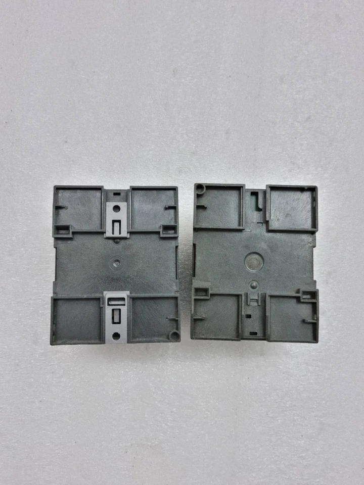 Lot Of 2Pcs Siemens 6ED1052-1MD00-0BA6 Logo 12/24Rc 24Vdc Light on For Parts
